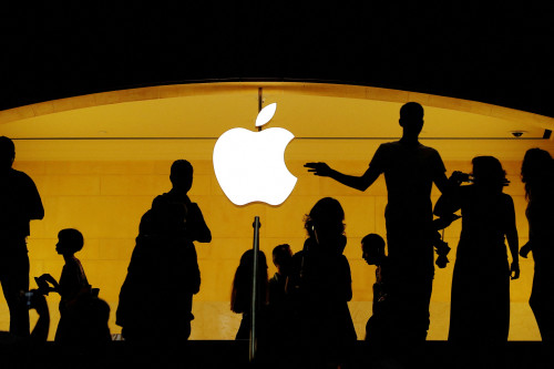 Apple estimates tariffs will add $900 million to costs in June quarter
